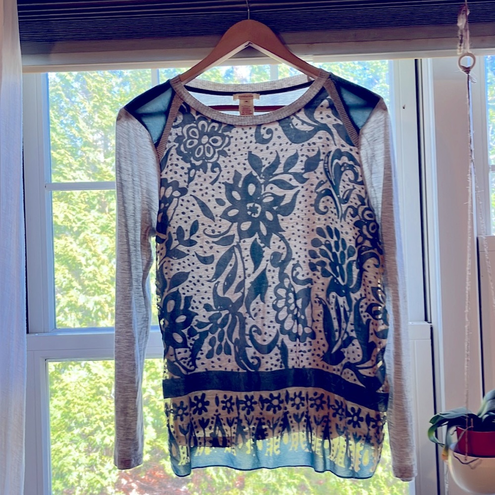 Adorable Sundance top